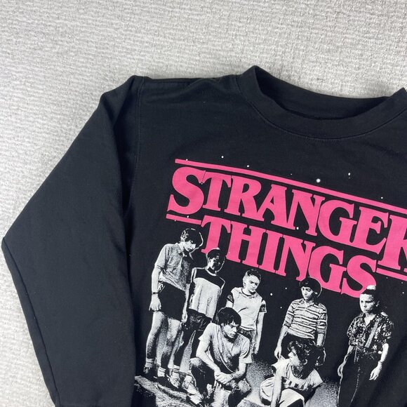 Netflix Stranger Things Fade Girls Graphic Sweatshirt Crewneck Black Size Med - Picture 3 of 16